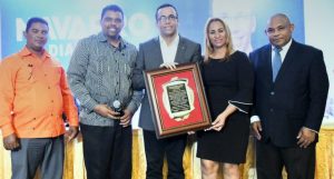 Navarro: Desarrollo sostenible sólo se logra basado en sistema de valores