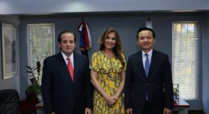 PRM recibe visita del embajador de la República Popular China