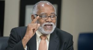 Colegio Médico condena se intente penalizar cirujano sin estudio científico Colegio Médico condena se intente penalizar cirujano sin estudio científico