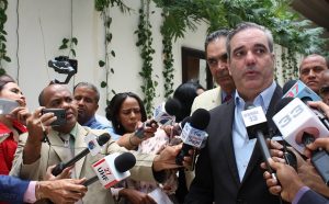 Abinader dice oposición debe «día a día» dar seguimiento a la JCE