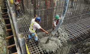 Constructores del Cibao denuncian alza de hasta un 43% en precio del cemento