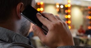 Policía de NY advierte sobre estafas telefónicas y pide ayuda a proveedores