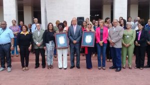 Ministerio de Educación reconoce madres educadoras
