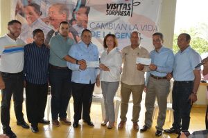 SANTIAGO: El Gobierno entrega más de 8 millones de pesos a tabaqueros