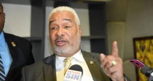 Camacho niega ordenara arresto de joven; aduce le lanzó «improperios»