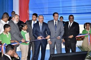 Presidente Danilo Medina inaugura tres escuelas en comunidades de El Seibo