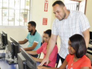 Instituto P. Loyola e INDOTEL ofrecen gratis cursos de informática Instituto P. Loyola e INDOTEL ofrecen gratis cursos de informática