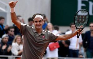 Tenista Roger Federer tiene buen regreso al Roland Garros