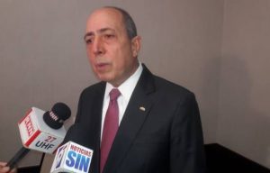 Adm. Riesgos de Salud culpan dueños de clínicas de incumplir compromisos