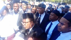 Abogados protestan frente al Congreso contra posible reforma constitucional