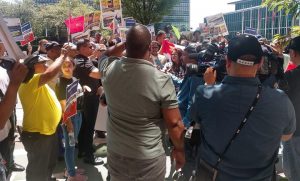 Dominicanos protestan frente a la ONU contra nueva reforma Constitución