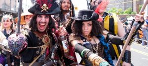 Nueva York recibe el verano con un gran «desfile de sirenas»