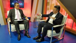 Economista dice modificar Constitución enviaría mala señal a los inversionistas