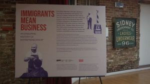 Exposición muestra inmigrantes han sido muy buenos empresarios