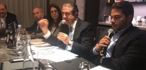 Ministro dominicano se reúne en NY con operadores de viajes; enfrenta campaña