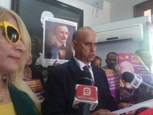 Luis de León llama a Leonel y Danilo a instruir en disciplina a sus seguidores Luis de León llama a Leonel y Danilo a instruir en disciplina a sus seguidores