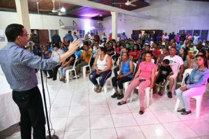 Navarro emprenderá cinco acciones estratégicas para desarrollo jóvenes