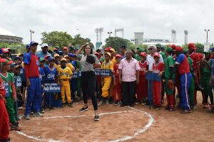 Cientos de atletas participan en torneo béisbol LM
