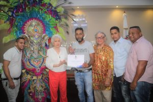 Premian comparsas ganadoras desfile de Carnaval Santo Domingo 2019