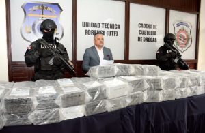 Autoridades dominicanas decomisan 510 paquetes al parecer de cocaína en SDE