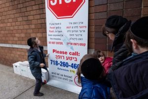 Cerrarán escuela ortodoxa por no vacunar estudiantes contra sarampión