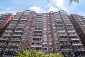 Apresan a un dominicano que trató de degollar a sus dos hijos en El Bronx