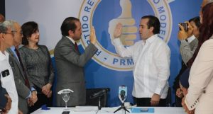 Caamaño se juramenta en el PRM y pide adversarios del PLD a que lo imiten