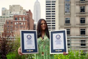 La India gana récord GUINNESS como cantante femenina lista Billboard