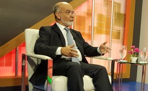 Politólogo Daniel Pou ve «insalvable» el distanciamiento entre Danilo y Leonel