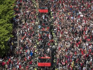 Toronto se rinde a los pies de los campeones de la NBA Toronto se rinde a los pies de los campeones de la NBA