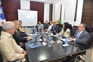 Ministro de Educación dispone plan nacional de mantenimiento en escuelas