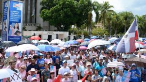 Cientos se manifiestan contra ideología de género y el matrimonio homosexual