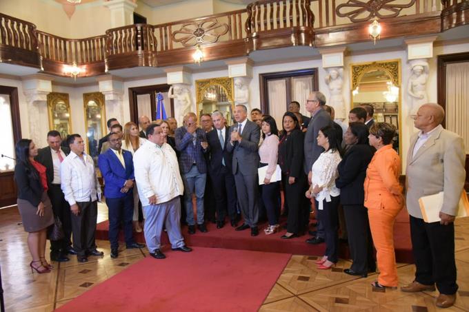 Peralta cree PLD luce sin dirección; hubo acto político en el Palacio Nacional imagen