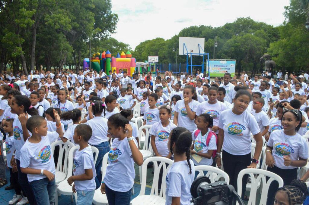 Más de mil niños participan en campamento del INEFI imagen