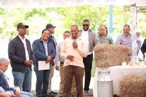 EL SEIBO: Presidente Medina dispone financiar a ganaderos de Las Cuchillas