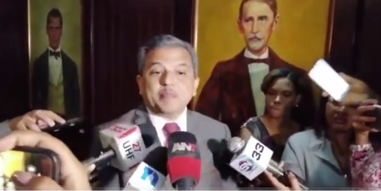 Fidel Santana: “Están ofertando hasta 70 millones” para aprobar reforma imagen
