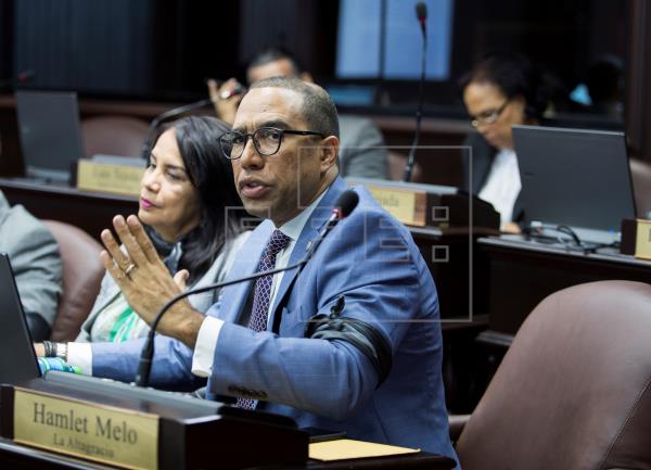 El diputado Hamlet Melo se va del PLD imagen
