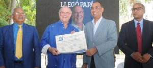 Hipólito Mejía se inscribió este lunes como precandidato presidencial del PRM