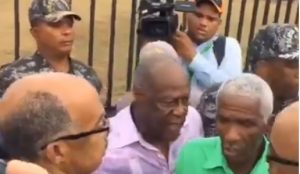 Otro incidente cuando Johnny Ventura y otras personas fueron a “pintar mural”