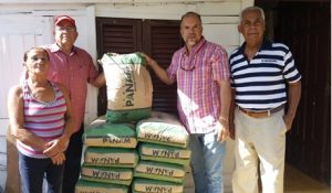 JARABACOA: Consejo Empresarial ayuda familias pobres