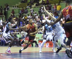 Tribu de Quisqueya invicto en semifinal basket de La Romana