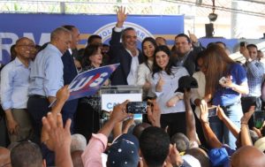 Políticos de R.Dominicana inician una precampaña hacia inéditas primarias
