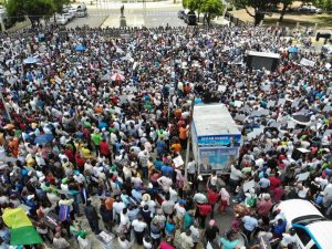 Miles de dominicanos marcharon contra reforma para otra reelección de Medina