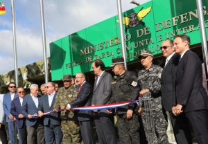 BARAHONA: Presidente Medina entrega un puesto de chequeo «interagencial»