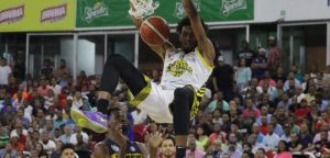 Rafael Barias derrota Mauricio Báez en serie final del TBS Distrito