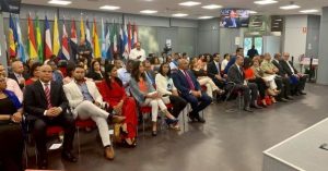 Dicen Premio Emigrante Óscar de la Renta reconoce sólo a gobiernistas Dicen Premio Emigrante Óscar de la Renta reconoce sólo a gobiernistas