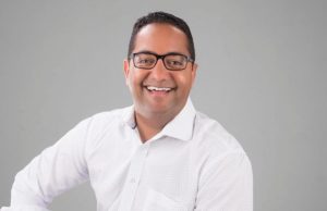 SAN CRISTOBAL: Benny Metz sugiere renovación del liderazgo político