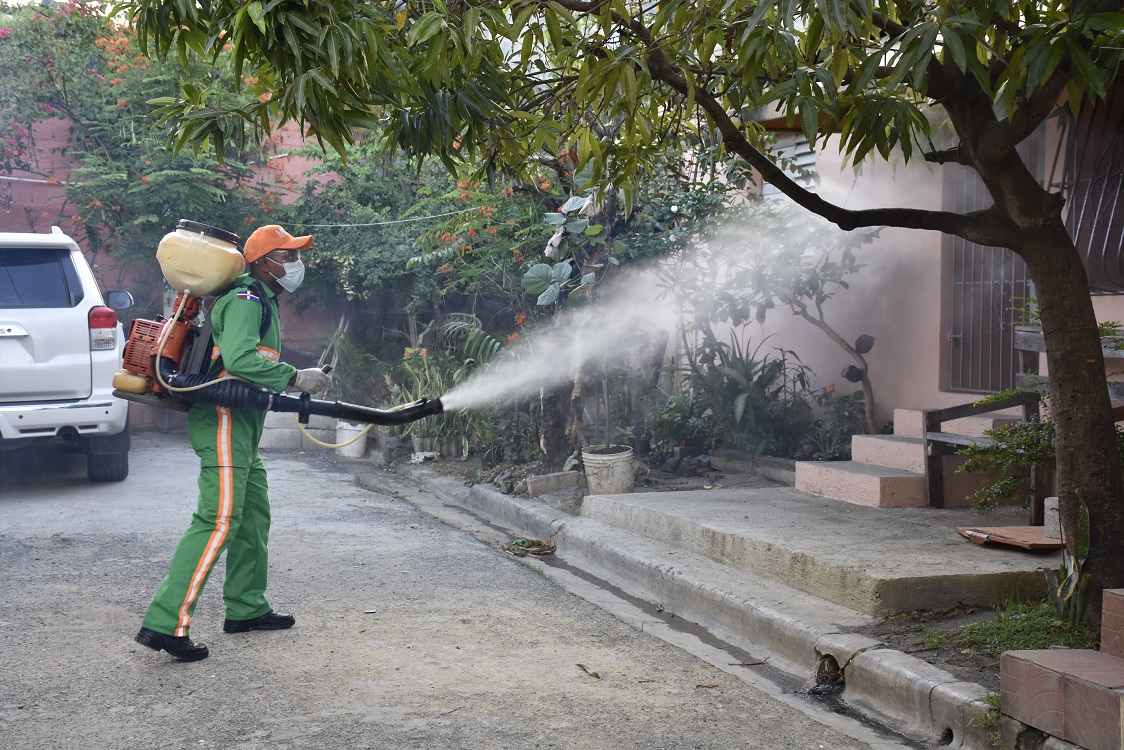 Autoridades de Salud de SPM realizaron movilización social contra dengue imagen