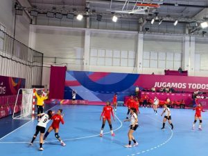 Balonmano y volibol de playa triunfan en Panamericanos