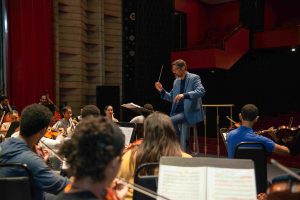 La Orquesta Sinfónica Juvenil atrae multitud en Alemania